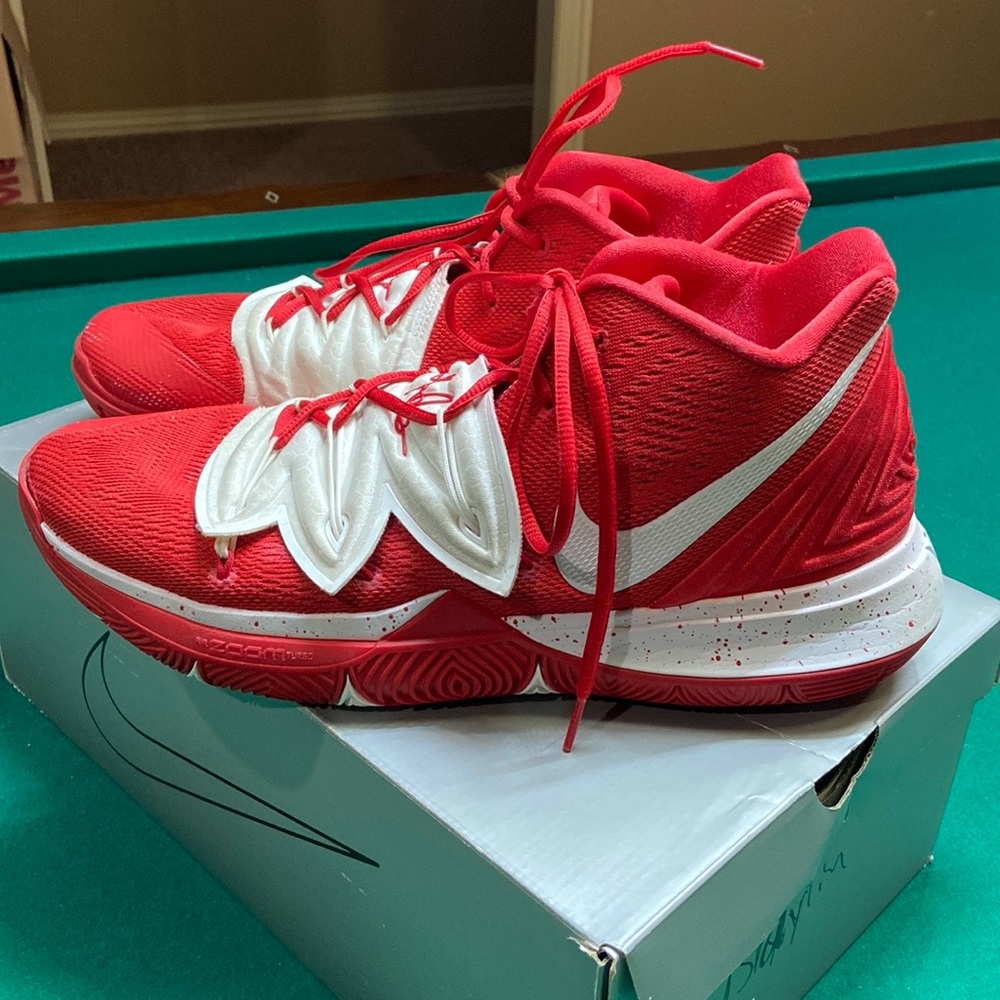 Girl’s Basketball High Top Sneakers by NIKE Brand. EUC!